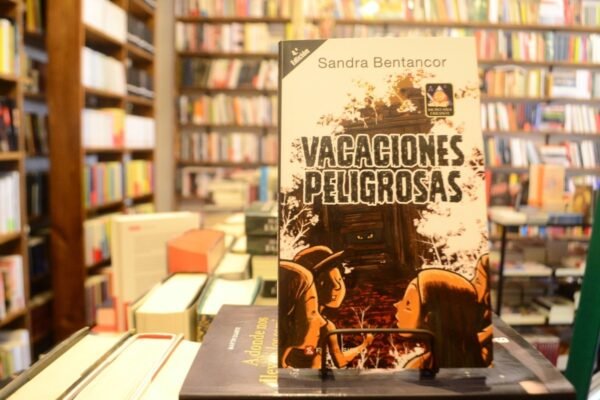 Vacaciones Peligrosas. Sandra Bentancor.