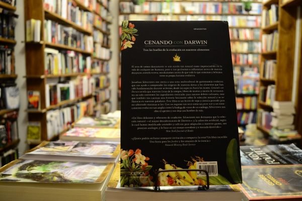 A La Mesa Con Darwin. Jonathan Silvertown. - Imagen de 3