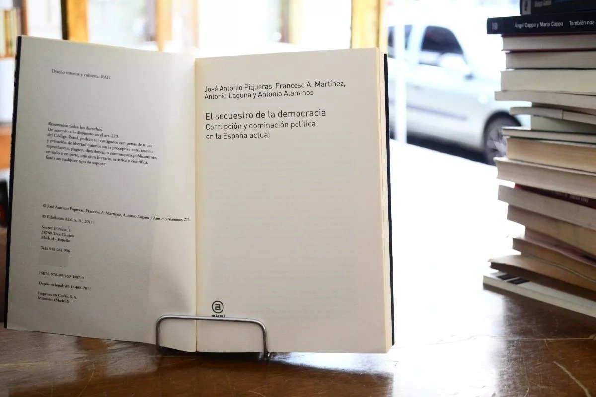 El Secuestro De La Democracia. Vv. Aa. - Imagen 2