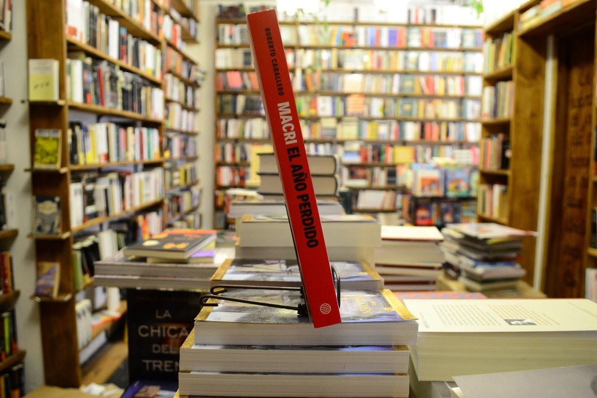 Macri. El Año Perdido. Roberto Caballero. - Imagen 2