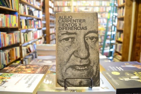 Tientos Y Diferencias. Alejo Carpentier. - Imagen 2