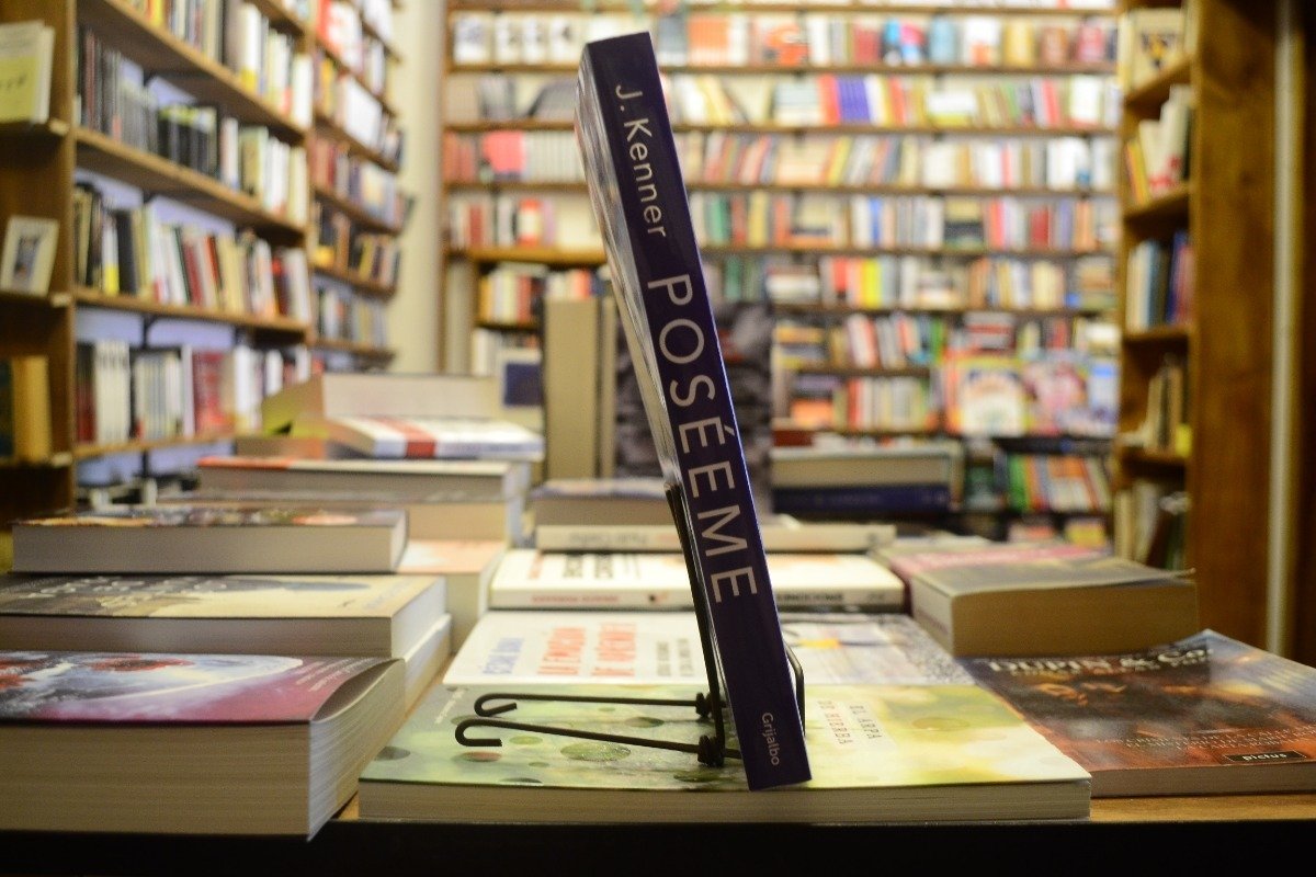 Poséeme. J. Kenner. - Imagen 2