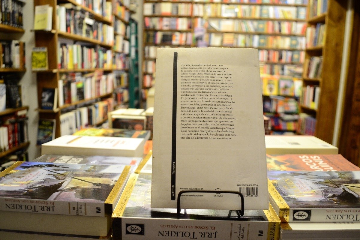 Los Cacharros - Los Jefes. Mario Vargas Llosa. - Imagen 3