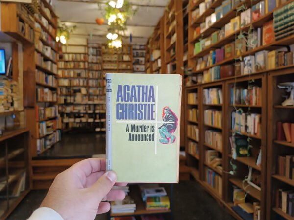 A Murder Is Announced. Agatha Christie.