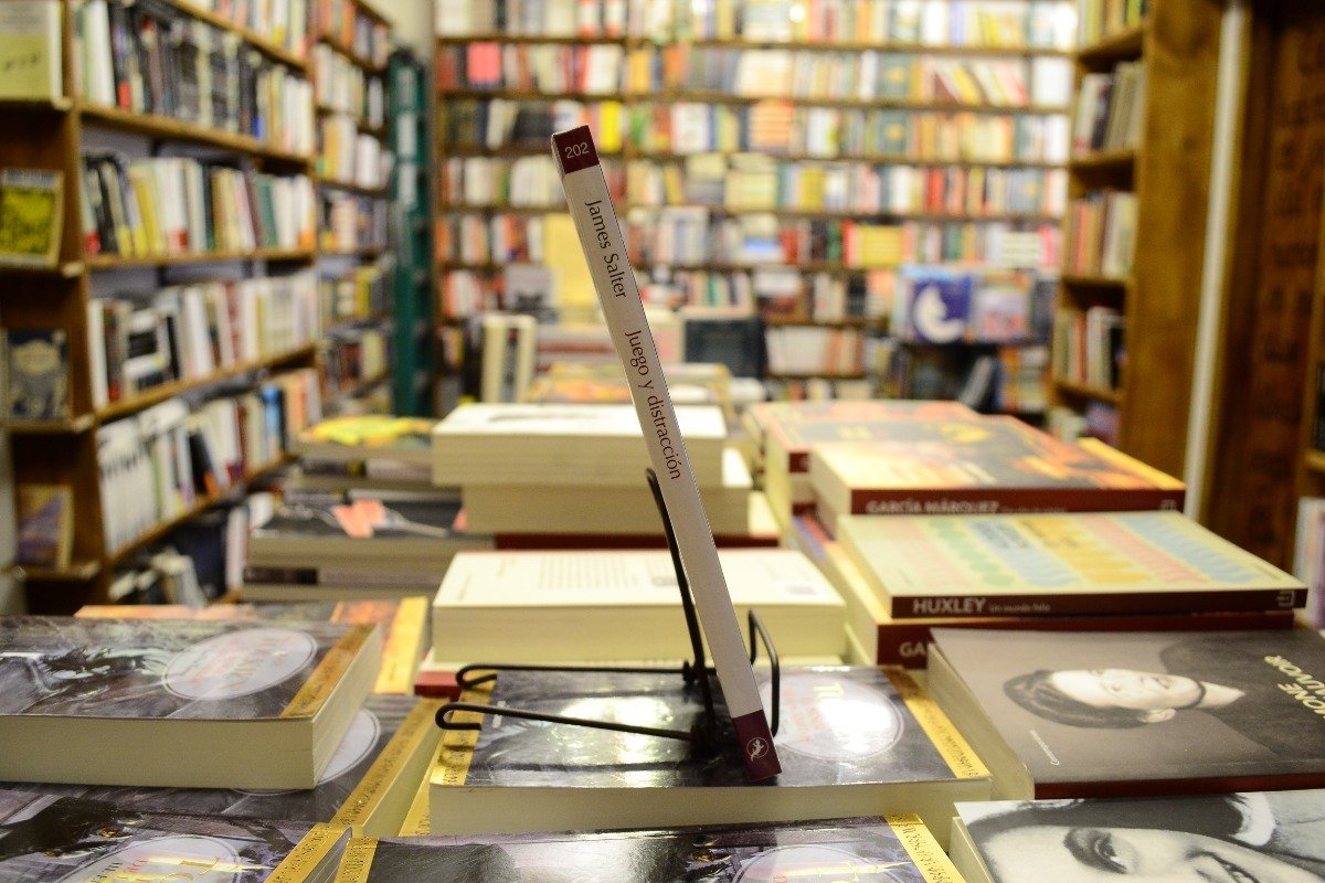 Juego Y Distracción. James Salter. - Imagen 2