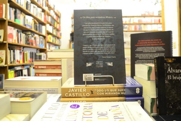 Tras La Pista Invisible. Paulette - Imagen 3