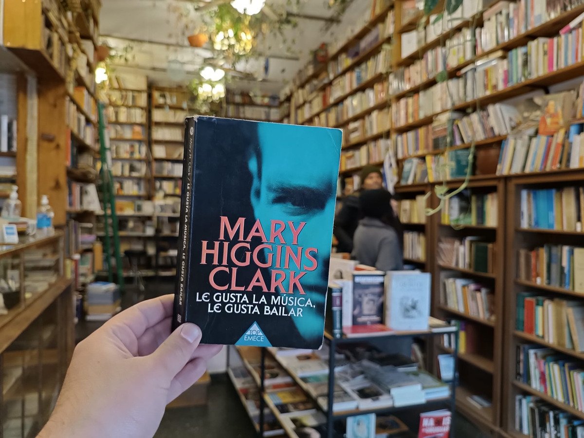 Le Gusta La Música, Le Gusta Bailar. Mary Higgins Clark. - Imagen 2