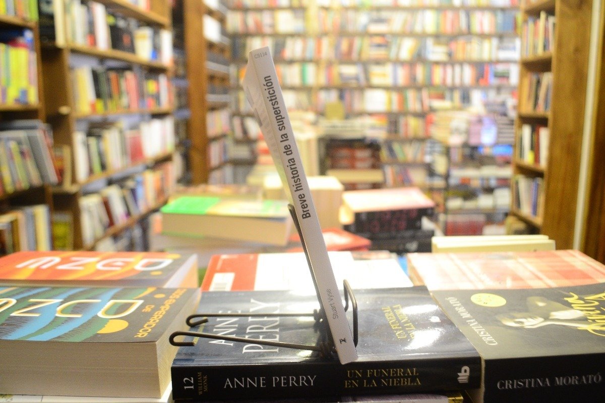 Breve Historia De La Superstición. Stuart Vyse. - Imagen 2