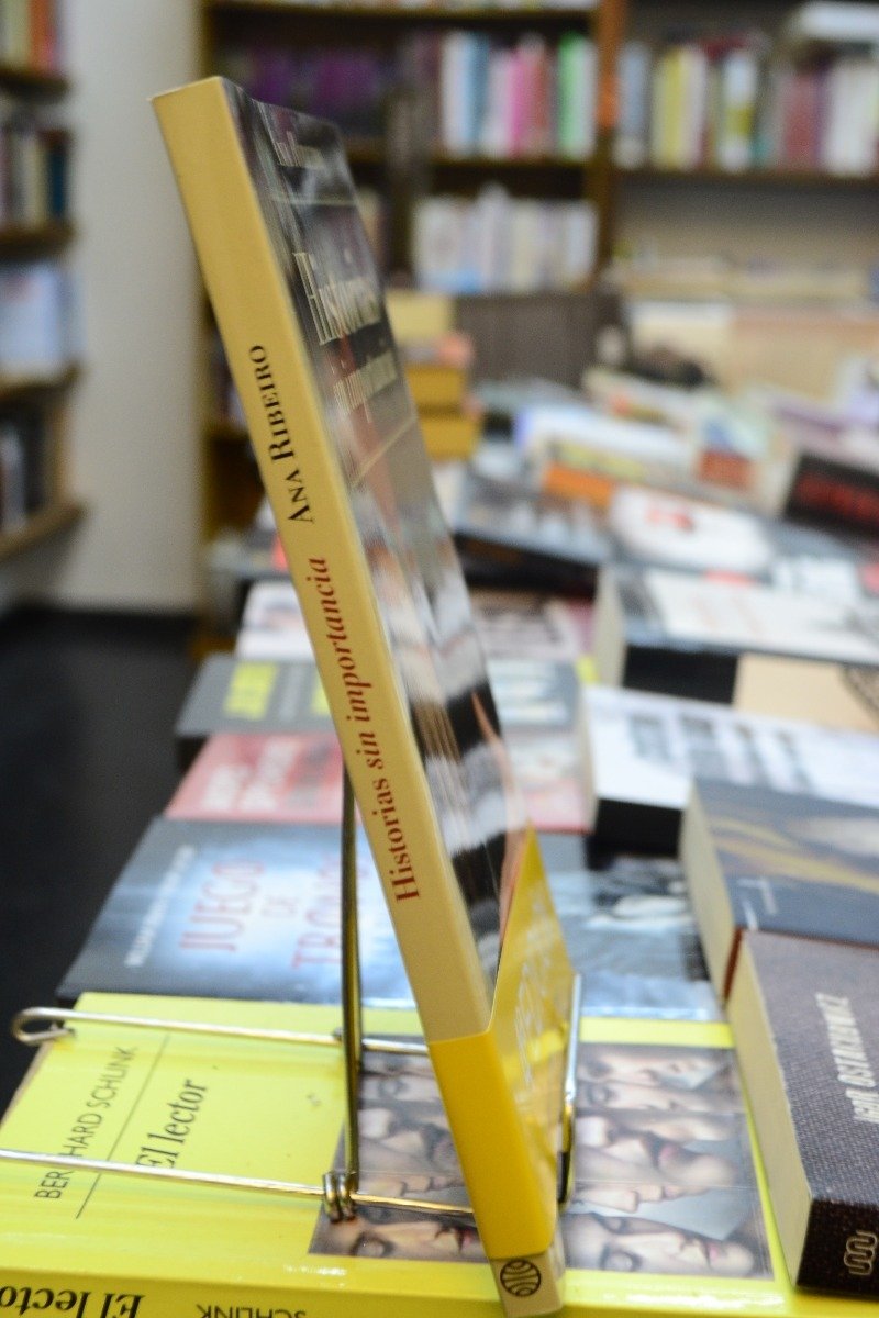 Historias Sin Importancia. Ana Ribeiro. - Imagen 2