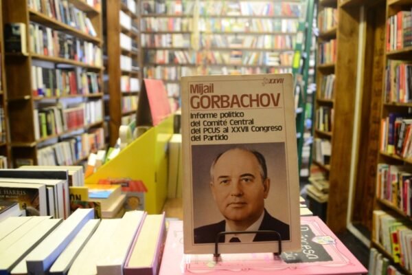 Informe Político Del Comité Central. Mijaíl Gorbachov.