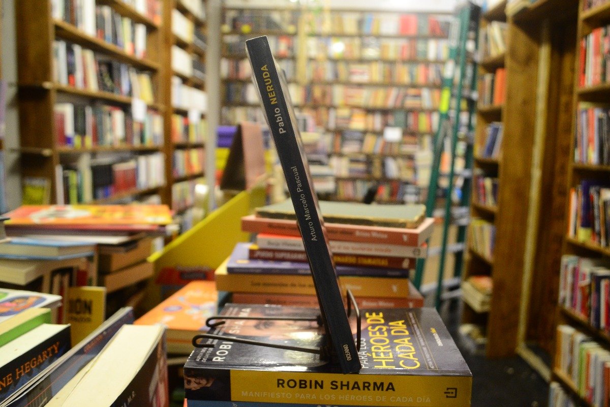 El Lector De Pablo Neruda. Arturo Marcelo Pascual. - Imagen 2