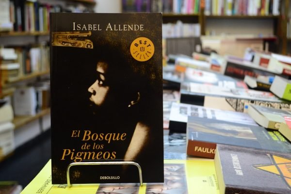 El Bosque De Los Pigmeos. Isabel Allende.