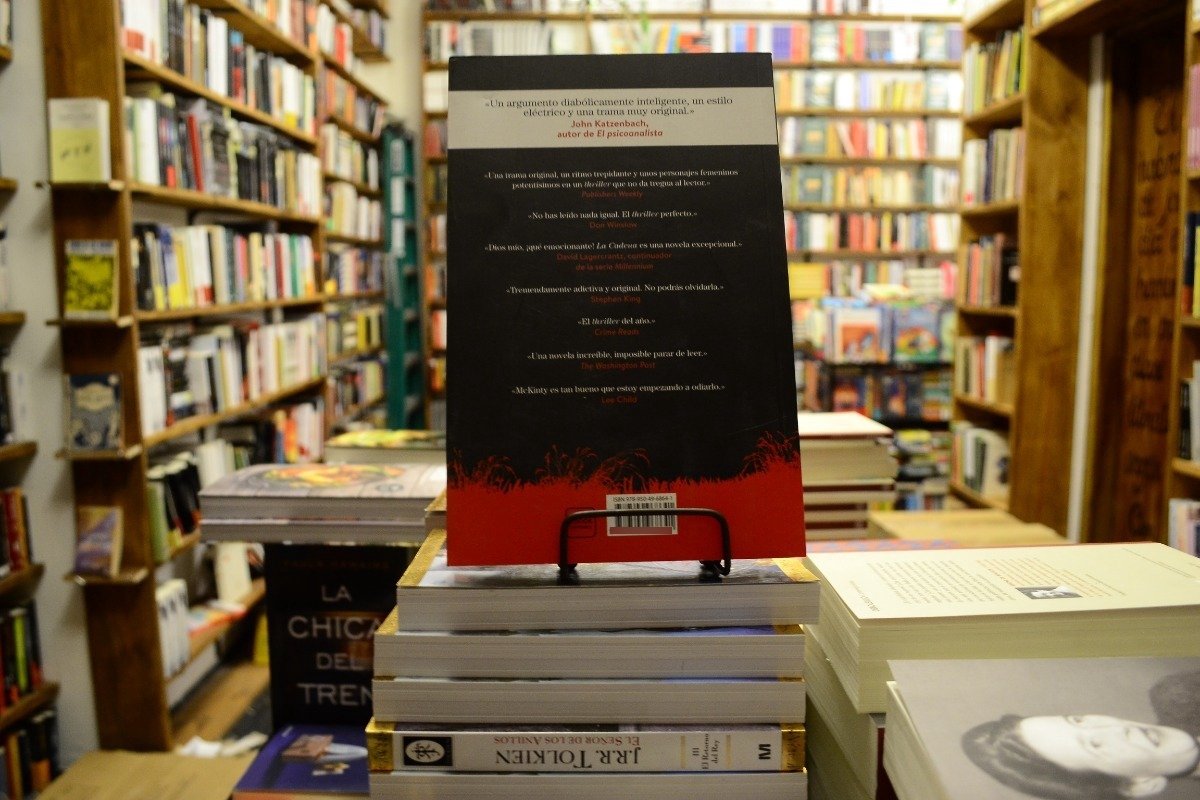 La Cadena. Adrian Mckinity. - Imagen 3