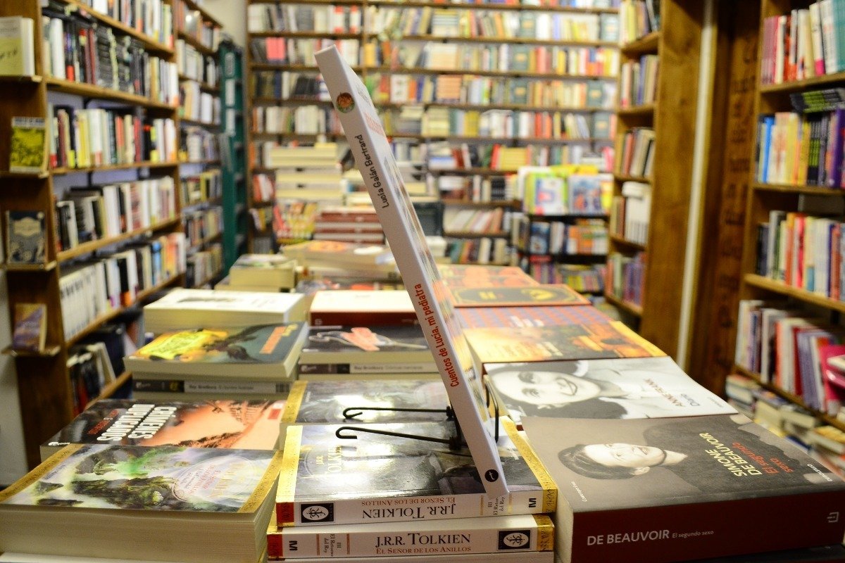 Cuentos De Lucía, Mi Pediatra. Lacía Bertrand. - Imagen 2