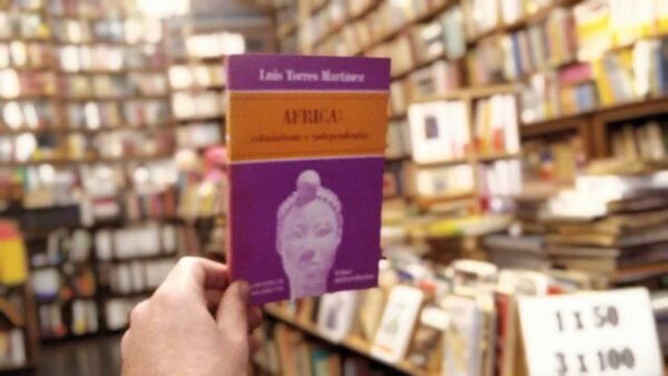 Africa: Colonialismo E Independencia. Luis Torres Martínez.