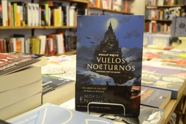Vuelos Nocturnos. Philip Reeve.