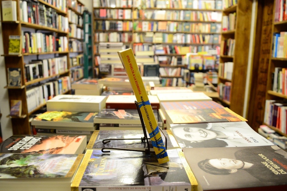 Otra Vuelta A La Economía. M. Lousteau Y S. Campanario. - Imagen 2