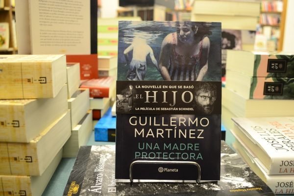 Una Madre Protectora. Guillermo Martínez.