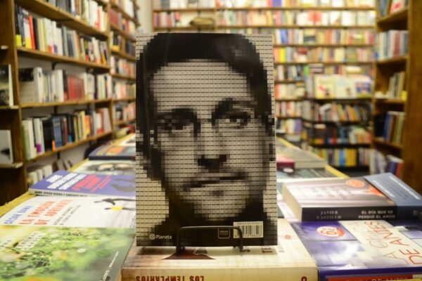 Vigilancia Permanente. Edward Snowden. - Imagen 3