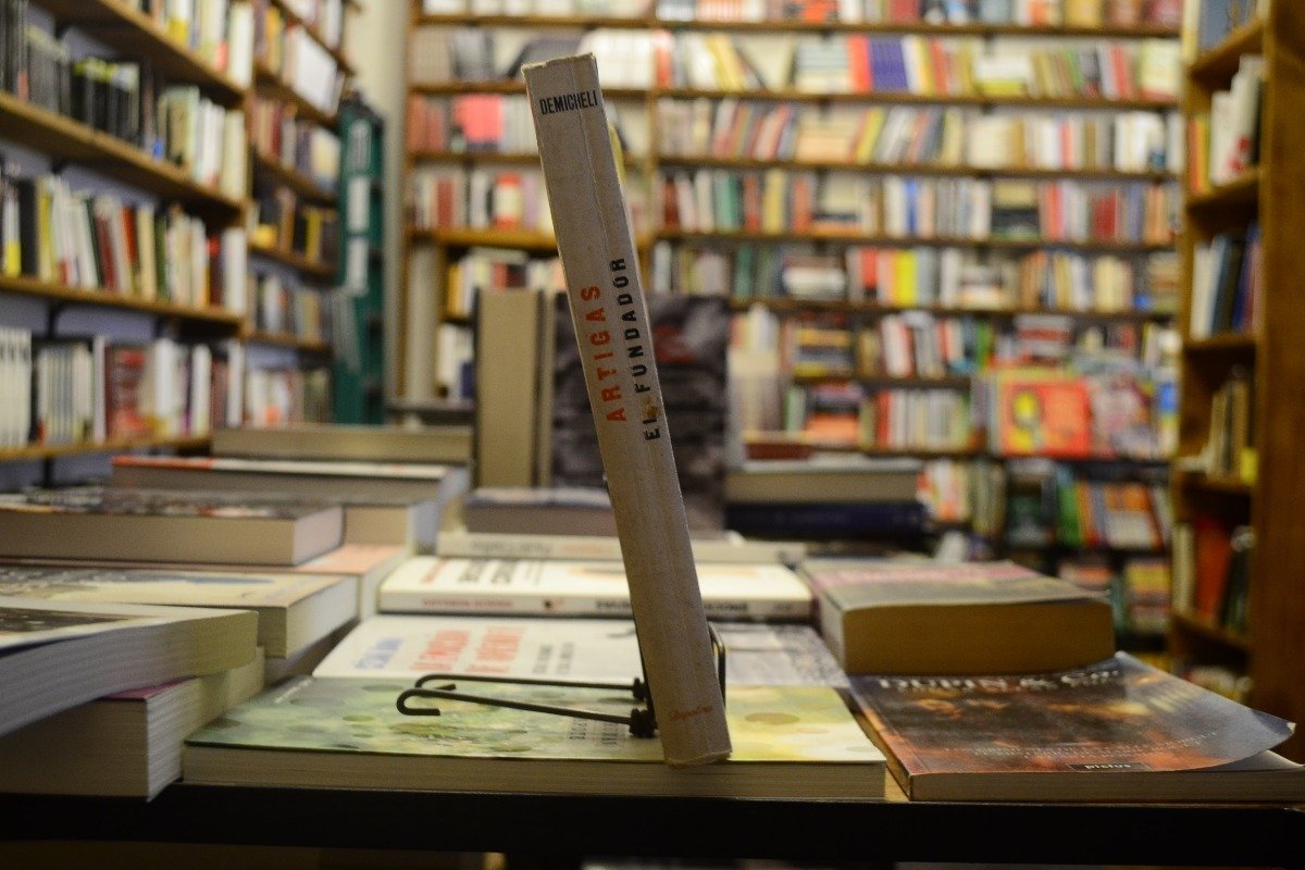 Artigas El Fundador. Alberto Demicheli. - Imagen 2