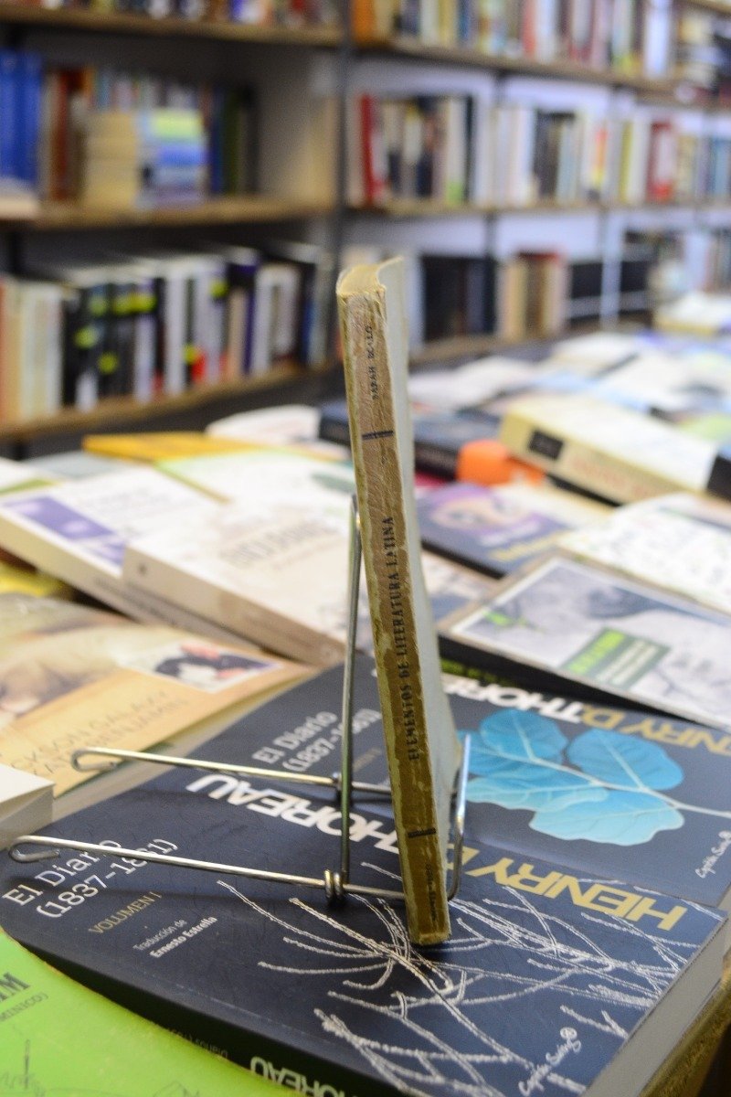 Elementos De Literatura Latina. Sarah Bollo. - Imagen 2