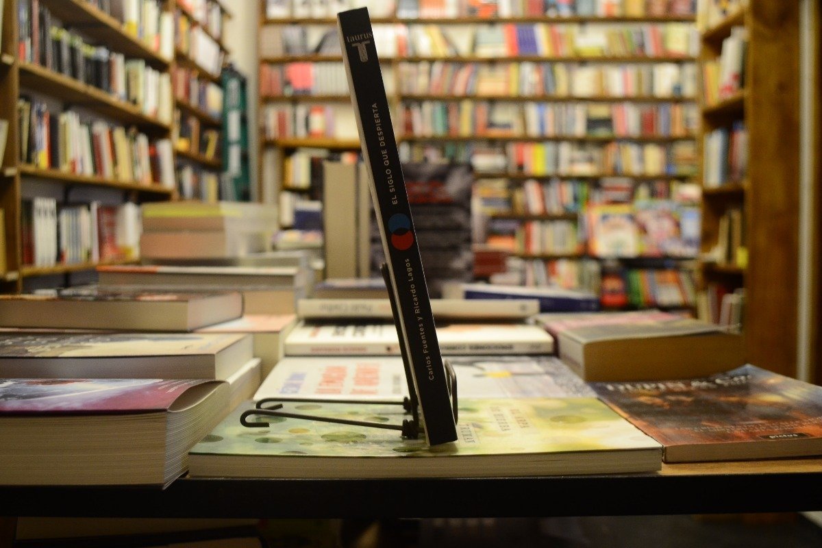 El Siglo Que Despierta. Carlos Fuentes Y Ricardo Lagos. - Imagen 2