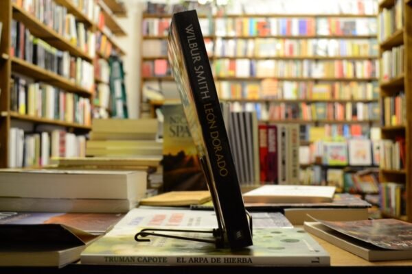 León Dorado. Wilbur Smith. - Imagen 2
