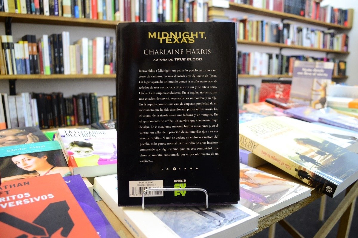 Encrucijada A Medianoche. Charlaine Harris. - Imagen 3