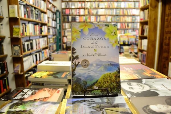En El Corazón De La Isla De Fuego. Nicole C. Vosseler.