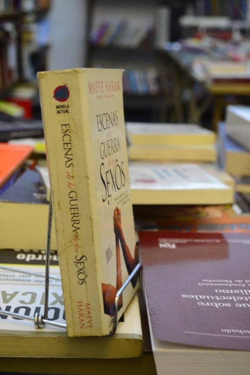 Escena De La Guerra De Los Sexos. Maeve Haran. - Imagen 2