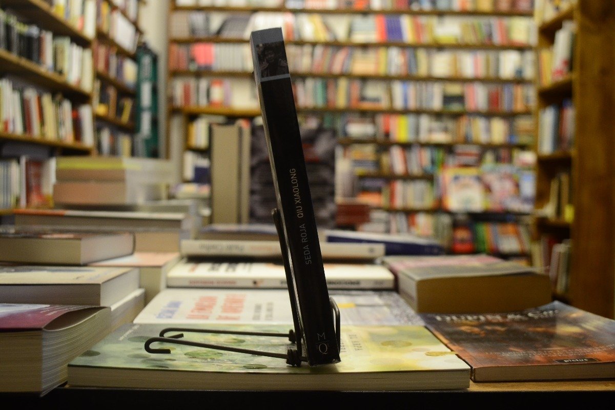 Seda Roja. Qiu Xiaolong. - Imagen 2