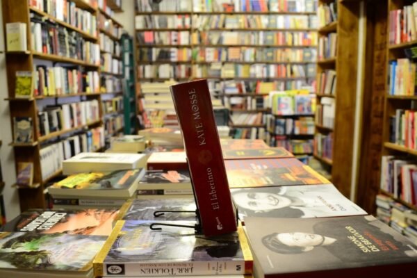 El Laberinto. Kate Mosse. - Imagen 2