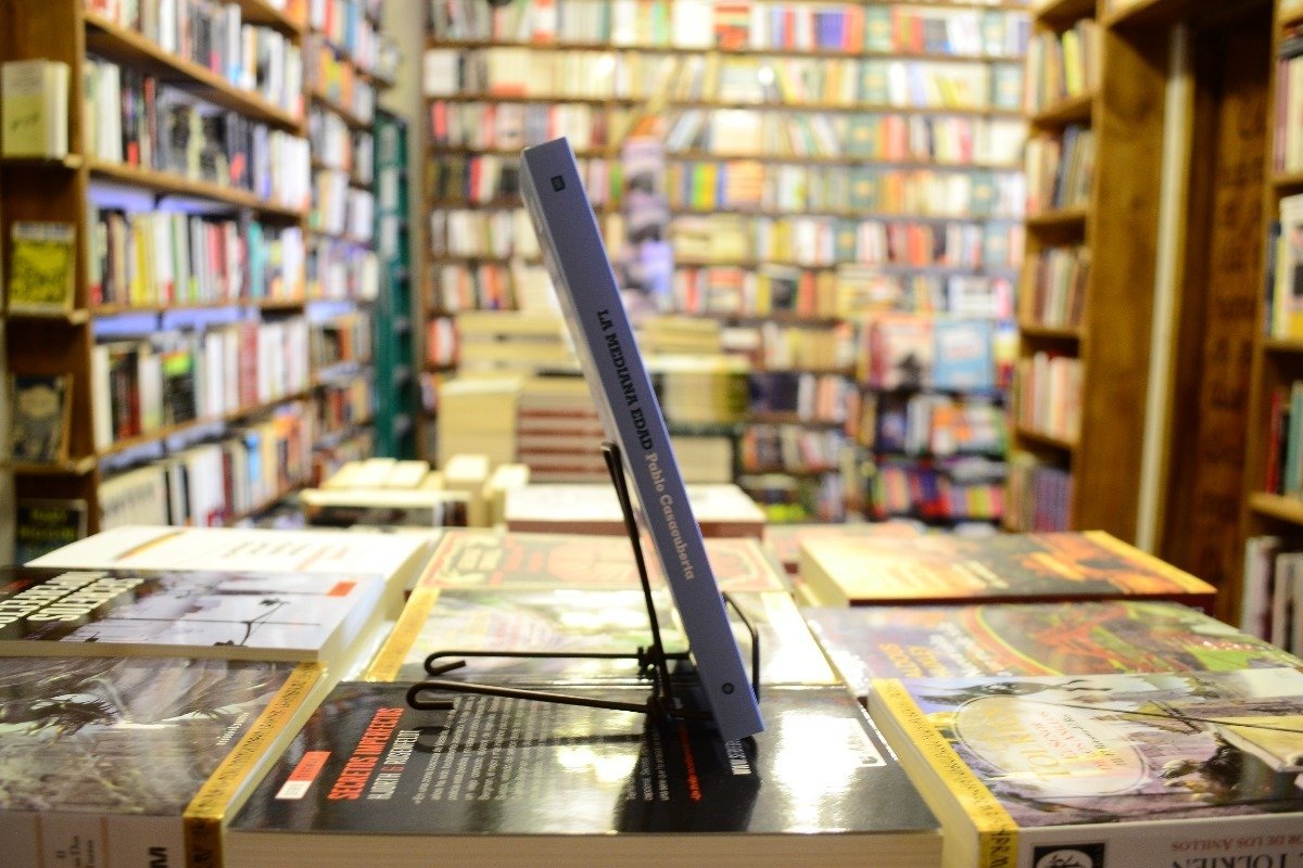 La Mediana Edad. Pablo Casacuberta. - Imagen 2