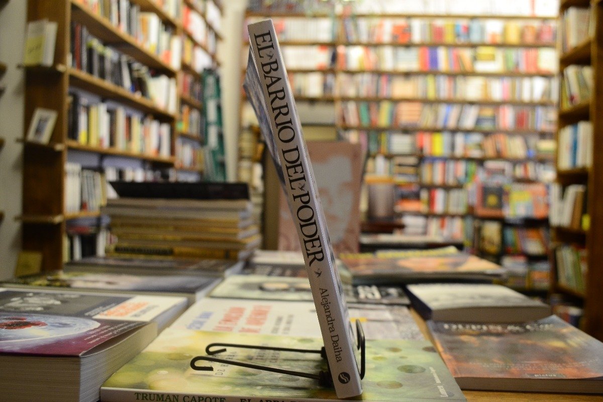 El Barrio Del Poder. Alejandro Daiha. - Imagen 2