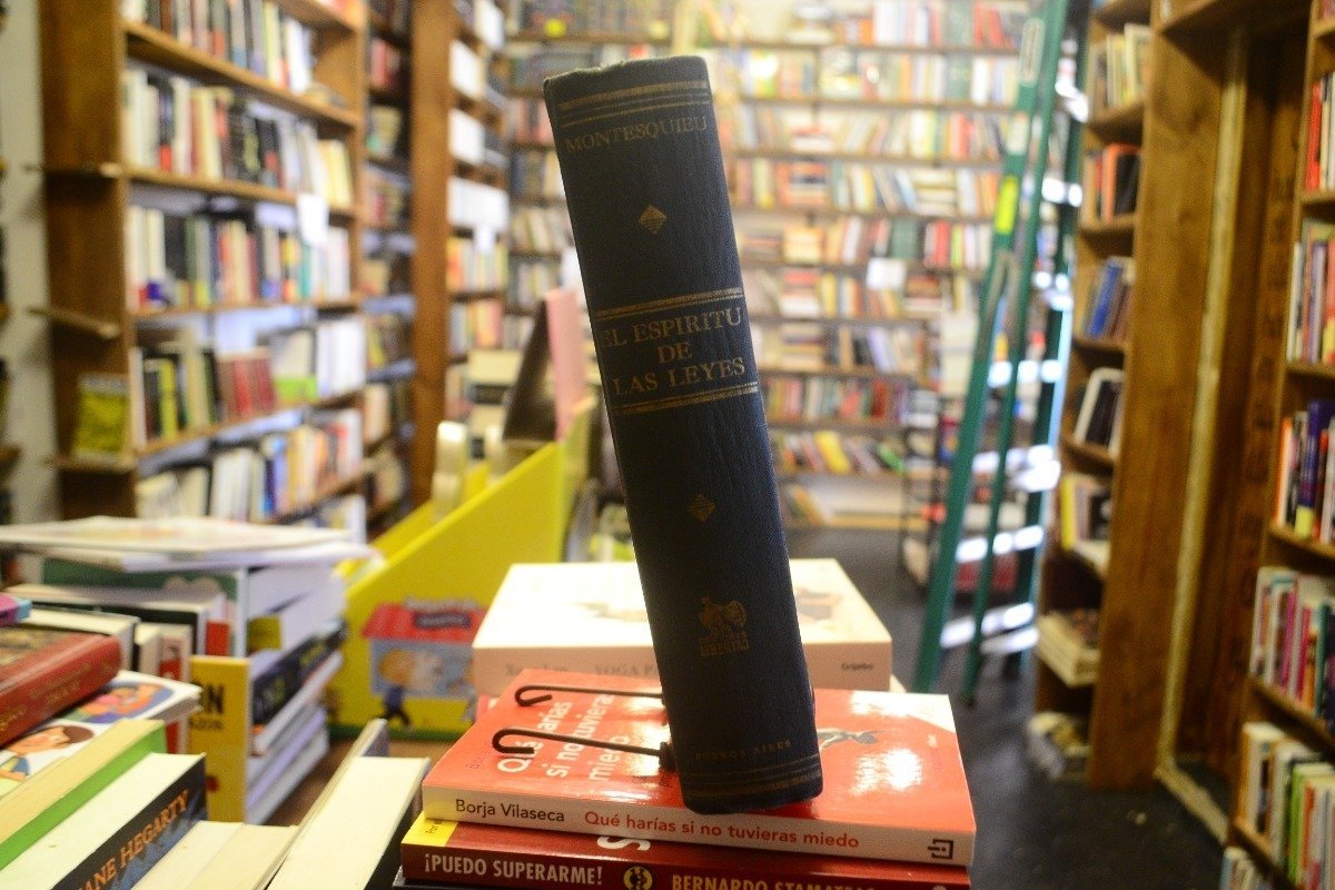 El Espíritu De Las Leyes. Montesquieu. - Imagen 2