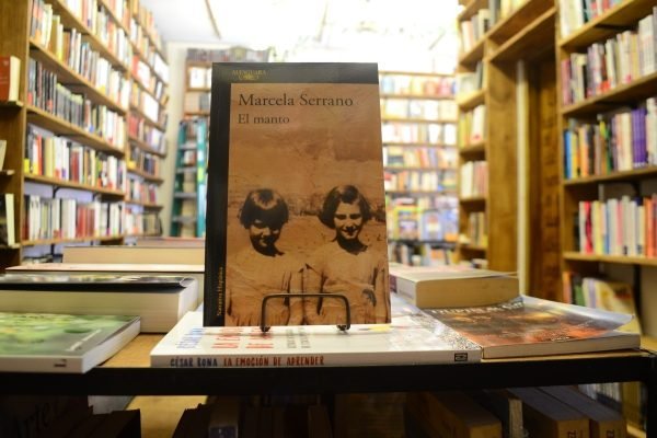 El Manto. Marcela Serrano.