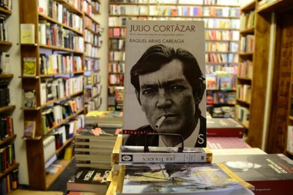 Cortázar. De La Subversión Literaria Al Compromiso Político.