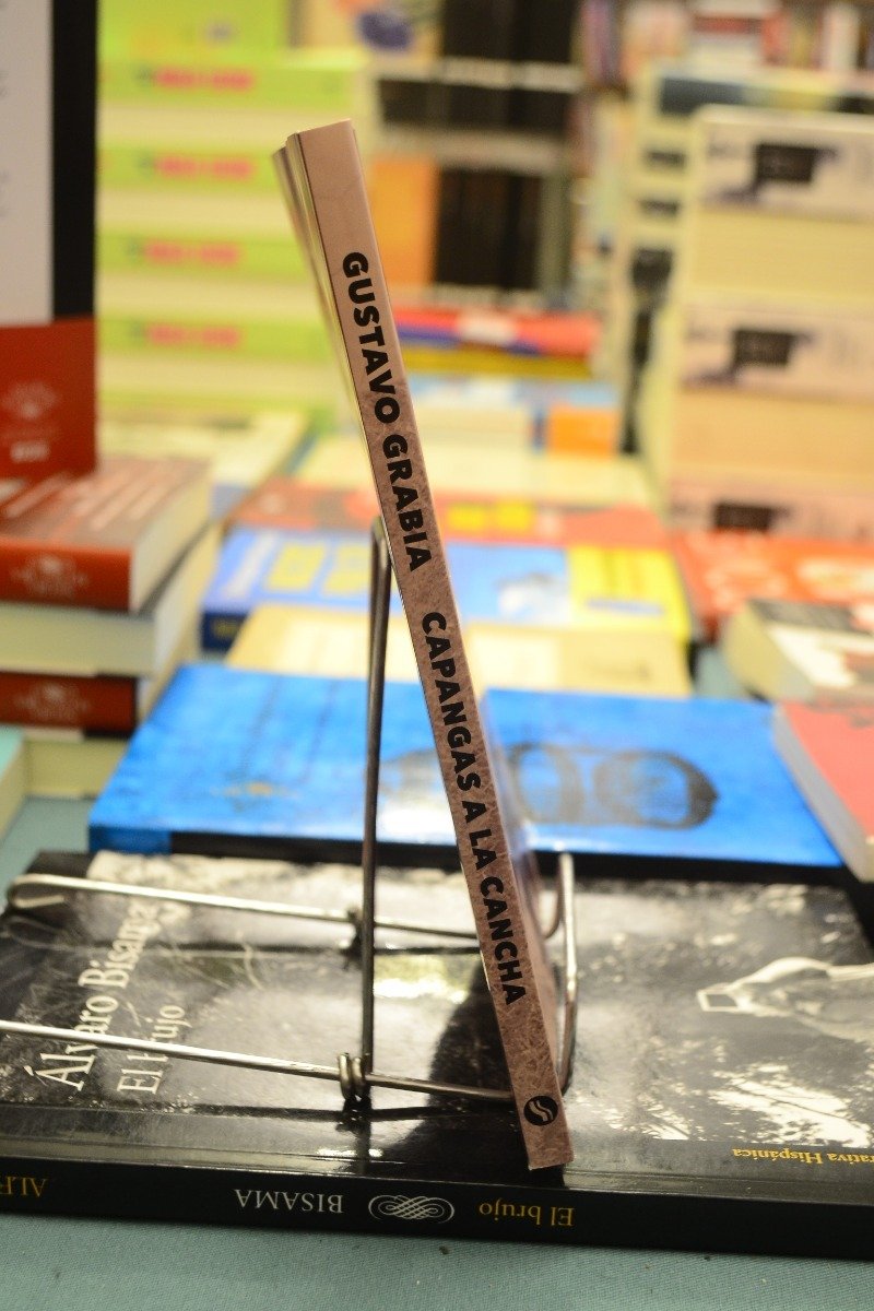 Capangas A La Cancha Y Otros Relatos Futboleros. G Grabia. - Imagen 2