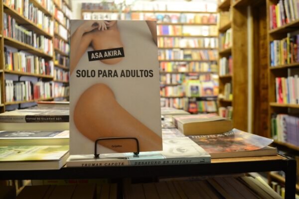 Solo Para Adultos. Asa Akira.