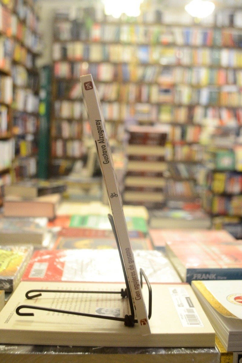 Cien Agujeros De Gusano. Gustavo Alzugaray. - Imagen 2