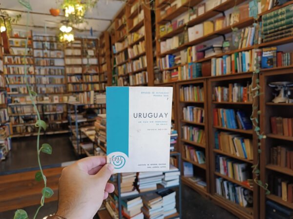Uruguay. Un País Sin Problemas En Crisis.
