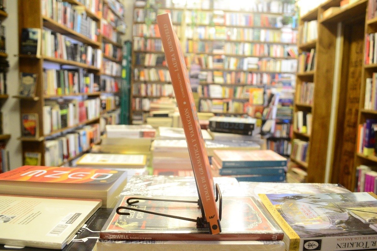 Temas De Gramática Y Variación. Laura Kornfeld. - Imagen 2