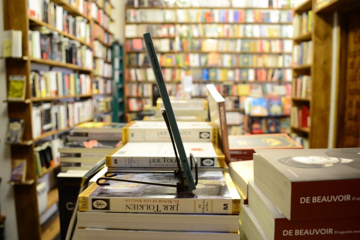 Ironía On. Santiago Gerchunoff. - Imagen 2