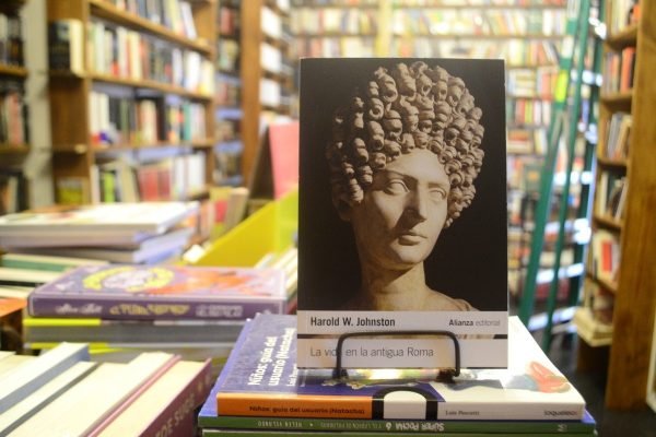 La Vida En La Antigua Roma. Harold W. Johnston.