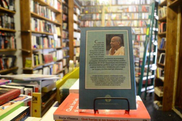 El Sri Isopanisad. A. C. Bhaktivedanta Swami Pradbhupada. - Imagen 4