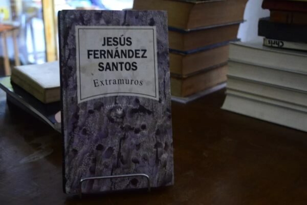 Extramuros. Jesús Fernández Santos.