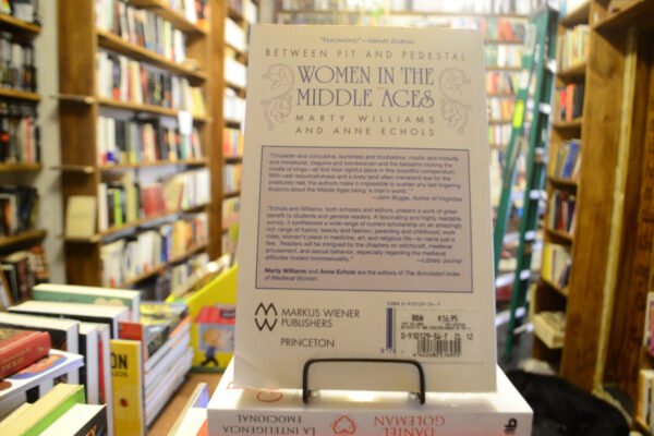 Between Pit And Pedestal: Women In The Middle Ages - Imagen 3