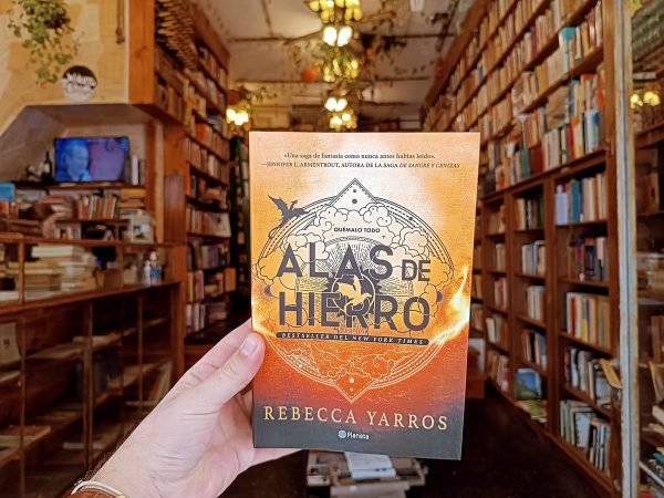 Alas De Hierro. Rebecca Yarros.
