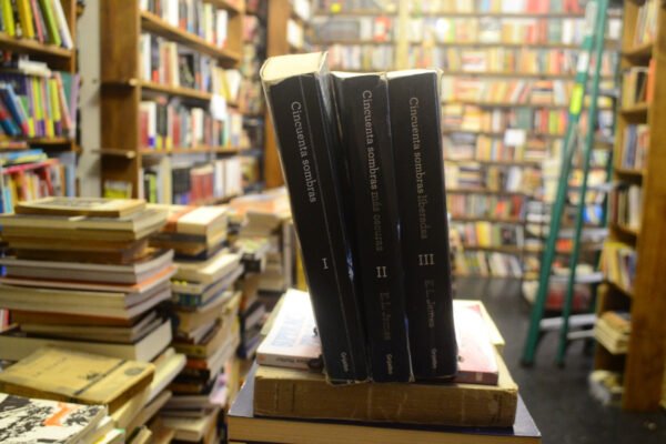 Cincuenta Sombras De Grey. 3 Tomos. E. L. James. - Imagen 2