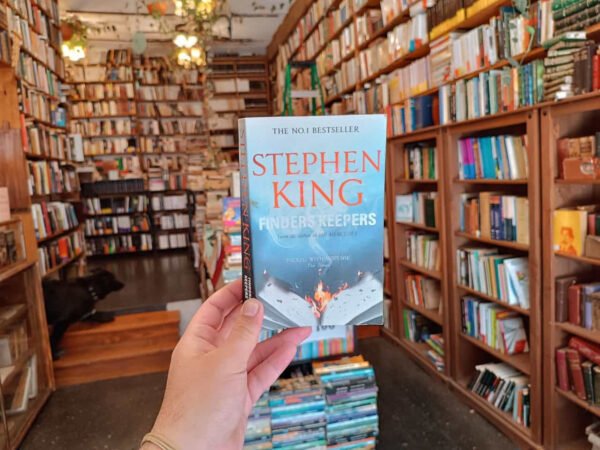 Finders Keepers. Stephen King.